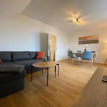 Charmante Altbauwohnung An Der Kesselschleuse 3 * Emden