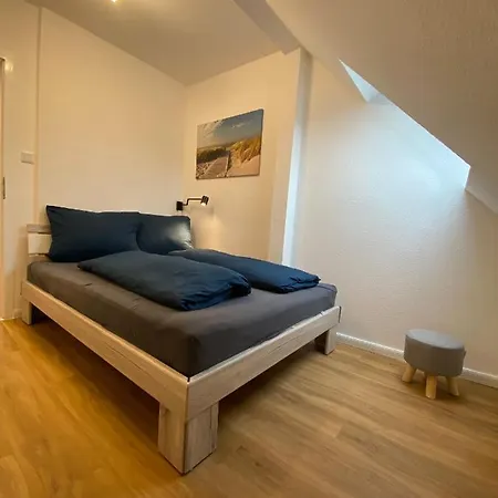 Charmante Altbauwohnung An Der Kesselschleuse 3 Apartment Emden