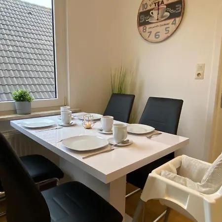 Charmante Altbauwohnung An Der Kesselschleuse 3 *