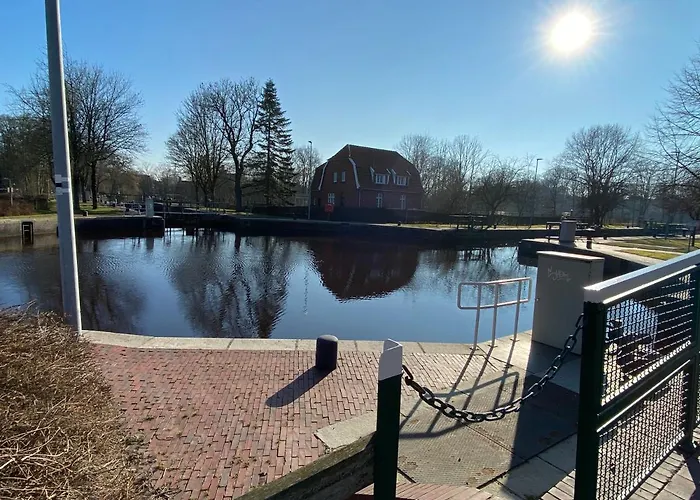 Charmante Altbauwohnung An Der Kesselschleuse 3 * 埃姆登